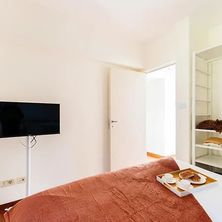 Vila Mara - By Myhomeincomo Como