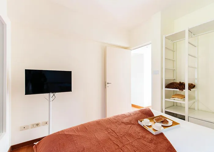 Vila Mara - By Myhomeincomo Como