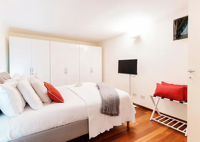 Mara - By Myhomeincomo *