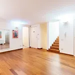 Villa Mara - By Myhomeincomo